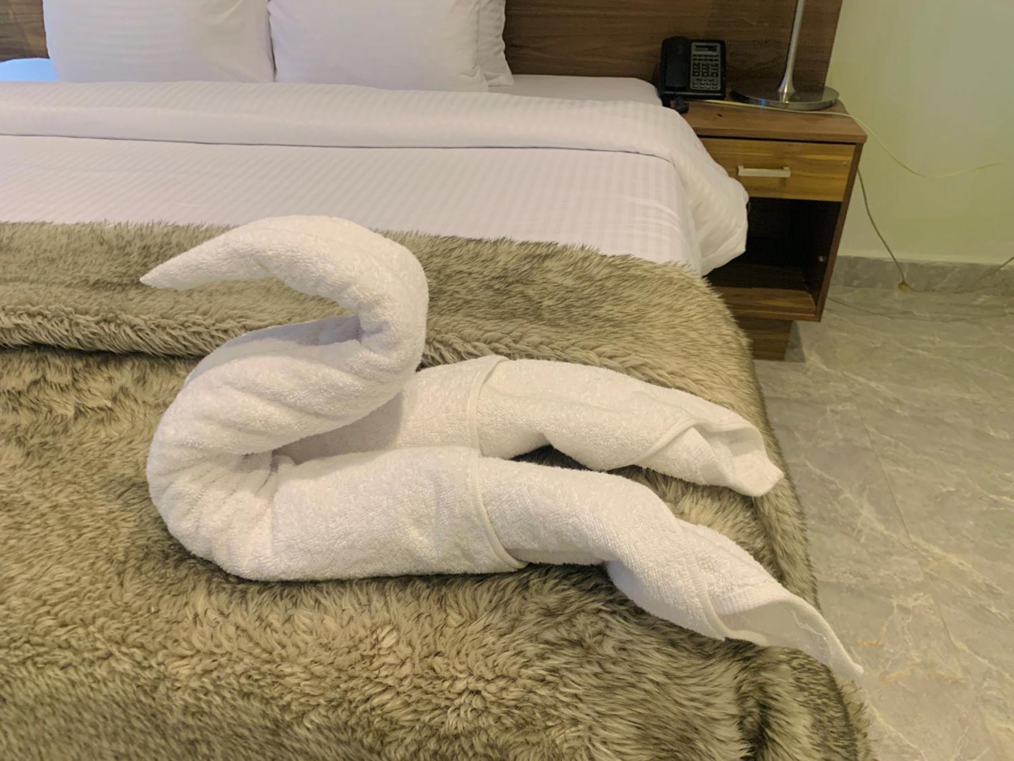 Amor Hotels Abuja Buitenkant foto