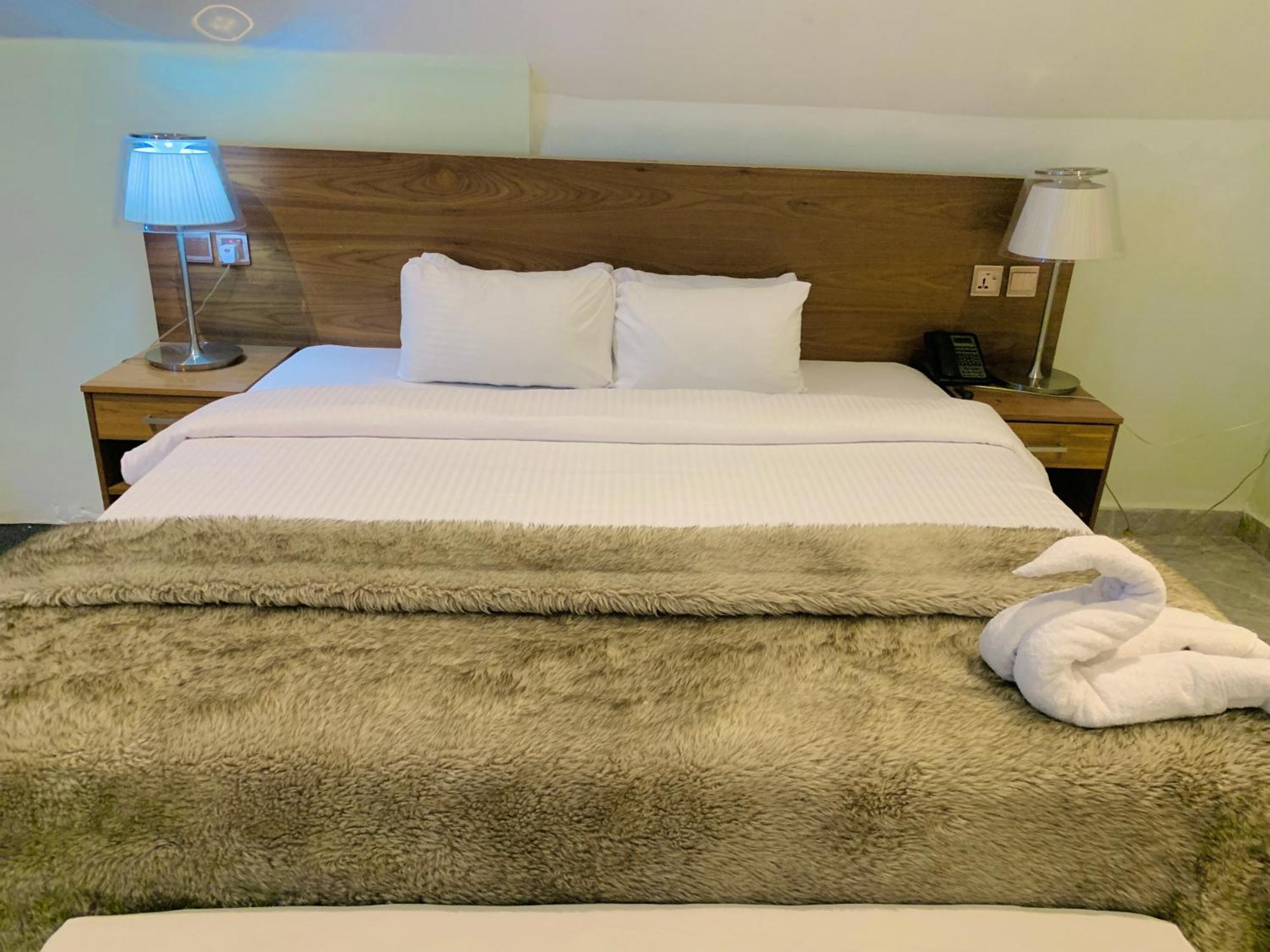 Amor Hotels Abuja Buitenkant foto