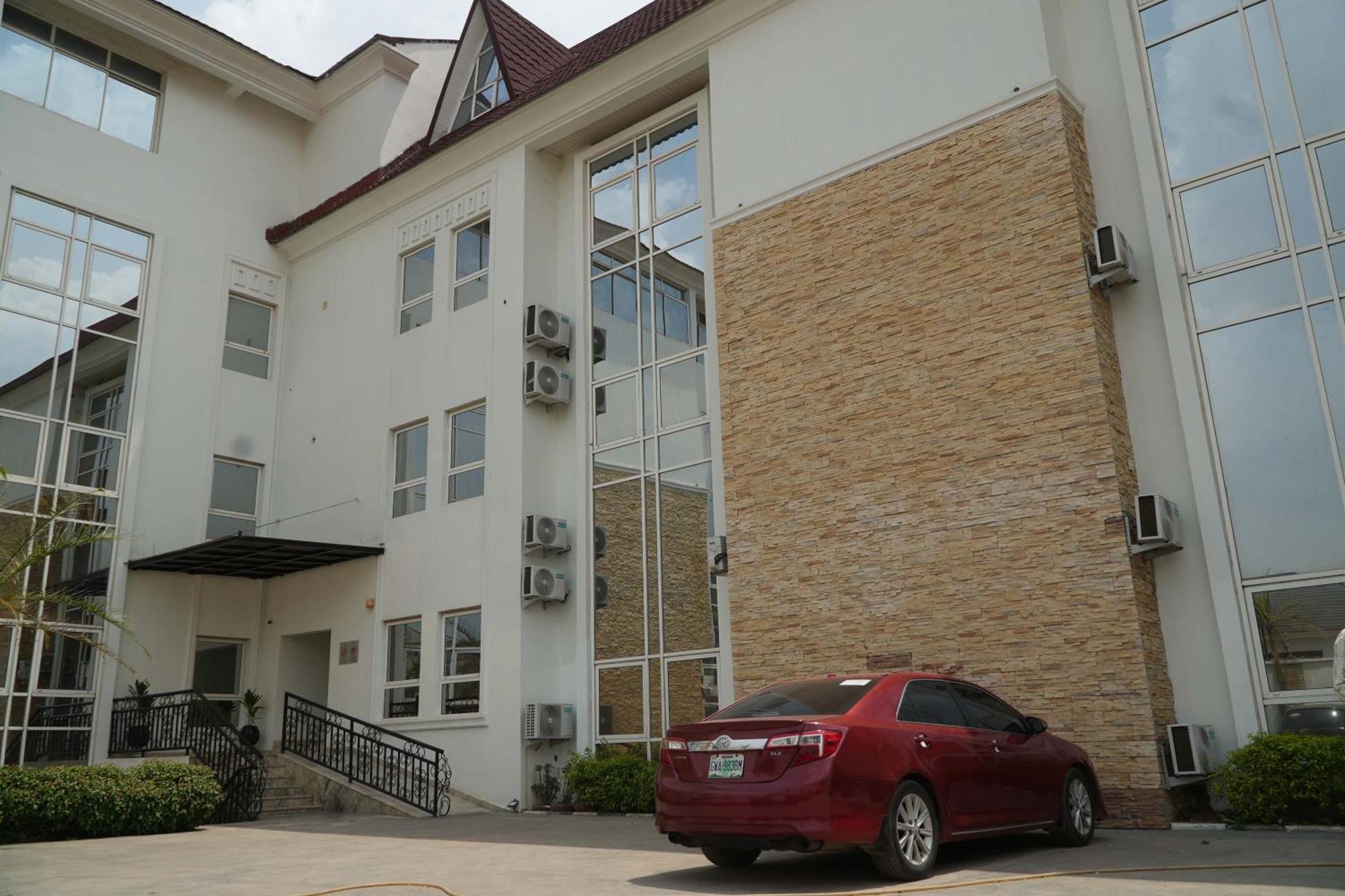 Amor Hotels Abuja Buitenkant foto
